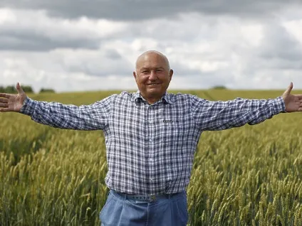 Юрій лужков