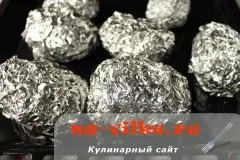 Запечена картопля зі свинячим салом у фользі - рецепт з фото (рецепт) Запечена картопля зі свинячим салом у фользі - рецепт з фото