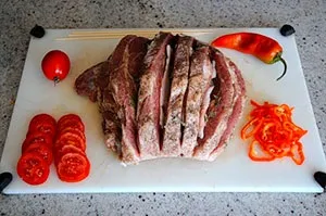 Запечена корейка з картоплею в духовці