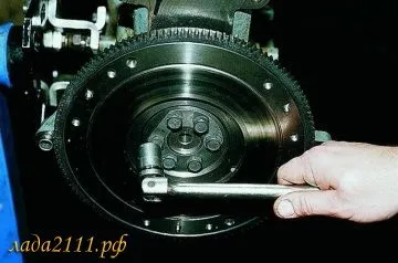 Заміна сальника коленвала ваз 2110, 2111 і 2112 (заміна сальника коленвала ваз 2110) Заміна сальника коленвала ваз 2110, 2111 і 2112