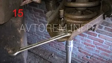 Заміна нижньої кульової опори на автомобілях ваз-2101, ваз-2102, ваз-2104, ваз-2105, ваз-2106, (опори) Заміна нижньої кульової опори на автомобілях ваз-2101, ваз-2102, ваз-2104, ваз-2105, ваз-2106,