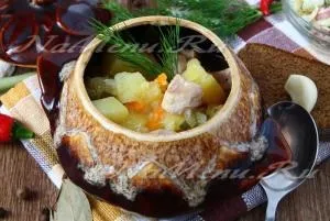 Печеня зі свинини з картоплею і солоними огірками рецепт з фото в духовці