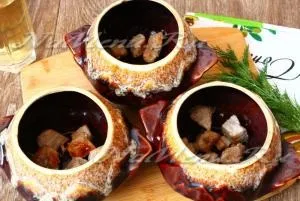 Печеня зі свинини з картоплею і солоними огірками рецепт з фото в духовці