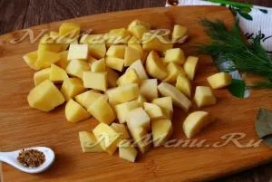 Печеня зі свинини з картоплею і солоними огірками рецепт з фото в духовці