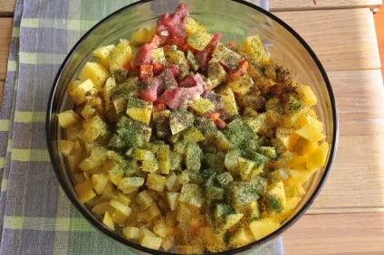 Печеня з яловичиною і солоними огірками - покроковий рецепт з фото