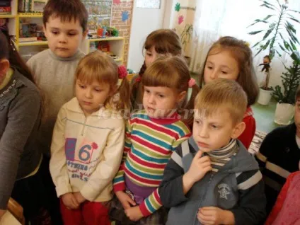 Зимова розвага в старшій групі (подобається взимку хлопки) Зимова розвага в старшій групі