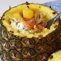 Ананаси, фаршировані курячим філе (ананаси) Ананаси, фаршировані курячим філе