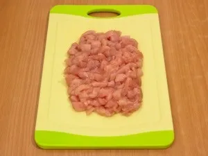 Ананаси, фаршировані курячим філе, запечені під сиром (ананаси) Ананаси, фаршировані курячим філе, запечені під сиром
