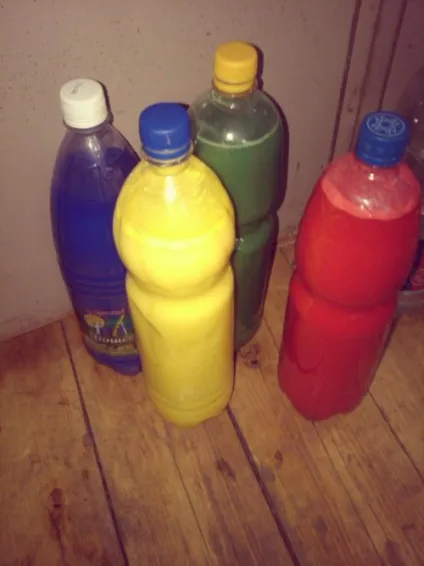 Різнобарвні крижані кулі на (кулі) Різнобарвні крижані кулі на