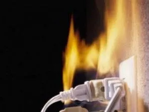 Що робити, якщо загорілася розетка (робити) Що робити, якщо загорілася розетка