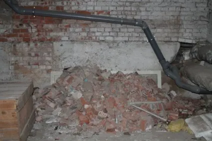 Чиновники перекладають відповідальність один на одного, а ремонт будинку в центрі Вітебська триває 5 років (ремонт) Чиновники перекладають відповідальність один на одного, а ремонт будинку в центрі Вітебська триває 5 років