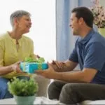 Що подарувати сестрі або брату на весілля (сестрі) Що подарувати сестрі або брату на весілля