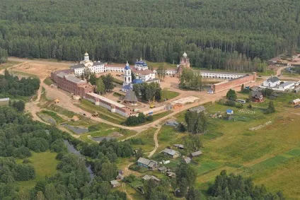 Що подивитися в Переславлі-Плещеево озеро, синь-камінь, монастирі і святині, музей (переславль-залесский) Що подивитися в Переславлі-Плещеево озеро, синь-камінь, монастирі і святині, музей