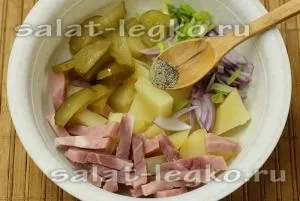 Данська картопляний салат з шинкою (шинкою) Данська картопляний салат з шинкою