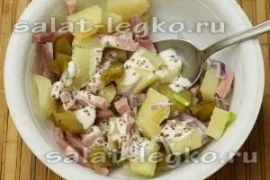 Данська картопляний салат з шинкою (перець чорний) Данська картопляний салат з шинкою