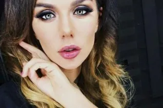 Даша Астаф'єва вразила обличчям без макіяжу
