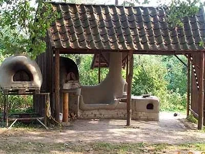 Дачні споруди оригінальні лавки під навісом (споруди) Дачні споруди оригінальні лавки під навісом