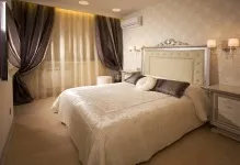 Дизайн спальні в бежевому тоні фото кольору бежево-коричневі, інтер'єр слонової кістки, яскраві (спальні) Дизайн спальні в бежевому тоні фото кольору бежево-коричневі, інтер'єр слонової кістки, яскраві
