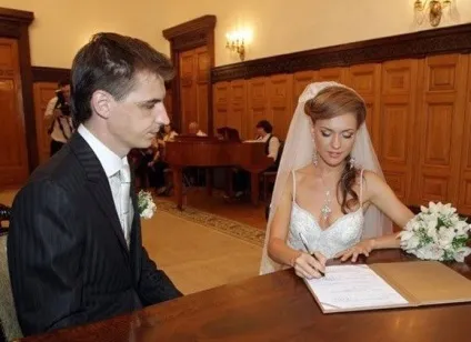 Дом 2 весілля Марії Круглихіна і сергея адоевцева - 7 липня 2010 года (марии) Дом 2 весілля Марії Круглихіна і сергея адоевцева - 7 липня 2010 року
