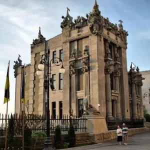 Будинок з химерами, відпочинок в києві (квартири в центрі києва) Будинок з химерами, відпочинок в києві