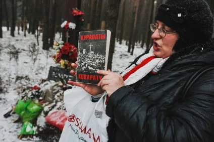 Екскурсовод «коли починався процес розкладання, могила просідає - так по всіх Куропата з'явилися