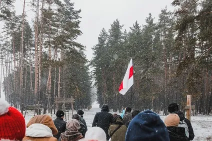 Екскурсовод «коли починався процес розкладання, могила просідає - так по всіх Куропата з'явилися