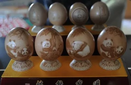 Різьба по яєчній шкаралупі 2