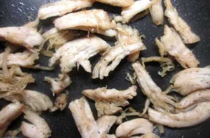 Рецепт курячий салат з сухариками і ананасами покроковий з фотографіями (салат) Рецепт курячий салат з сухариками і ананасами покроковий з фотографіями