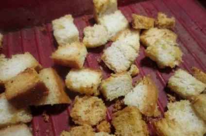 Рецепт курячий салат з сухариками і ананасами покроковий з фотографіями (сухариками) Рецепт курячий салат з сухариками і ананасами покроковий з фотографіями