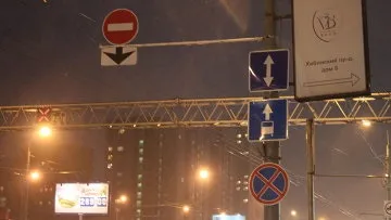 Їзда по виділеній смузі для громадського транспорту, коли рух заборонено, дозволено в (громадського) Їзда по виділеній смузі для громадського транспорту, коли рух заборонено, дозволено в