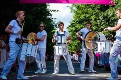 Гламурний забіг на шпильках по-московськи (приз сертифікат рублів) Гламурний забіг на шпильках по-московськи