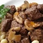 Яловичина тушкована в мультиварці, рецепти для мультиварки (мультиварці) Яловичина тушкована в мультиварці, рецепти для мультиварки