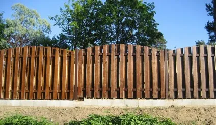 З чого краще всього зробити недорогий паркан для дачі (всього) З чого краще всього зробити недорогий паркан для дачі
