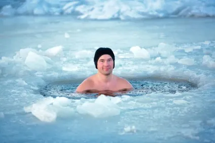 Як і навіщо проводять водохресні купання (купання крижаній воді) Як і навіщо проводять водохресні купання