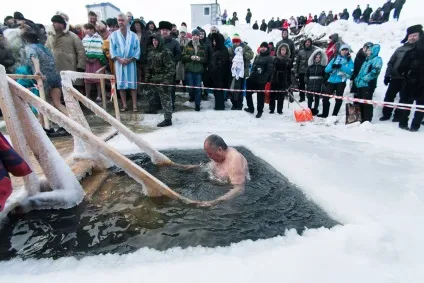 Як і навіщо проводять водохресні купання (купання крижаній воді) Як і навіщо проводять водохресні купання