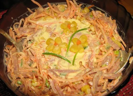 Салат з корейської моркви з куркою і кукурудзою - святкові рецепти 2017 роки (корейської) Салат з корейської моркви з куркою і кукурудзою - святкові рецепти 2017 року