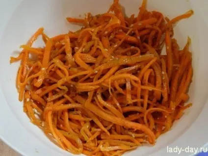 Салат корейська морква, копчена курка, кукурудза, сухарики, прості рецепти з фото (карусель) Салат корейська морква, копчена курка, кукурудза, сухарики, прості рецепти з фото