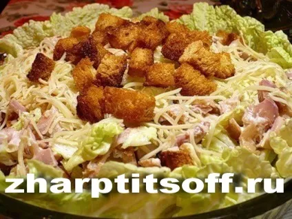Салат полегшений, курка, сухарики, ананас