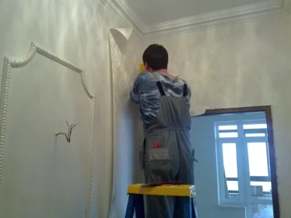 Як клеїти вінілові шпалери на стелю, в кутах відео (кутах) Як клеїти вінілові шпалери на стелю, в кутах відео