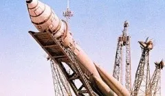 Як називався перший в світі атомний криголам