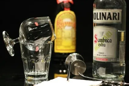 Як правильно запалювати самбуку - science of drink