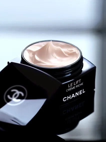 Як працює новий крем le lift chanel відгуки, beauty insider (ліфтинг) Як працює новий крем le lift chanel відгуки, beauty insider