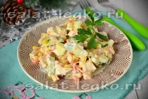Салат з куркою, кукурудзою і морквою по-корейськи
