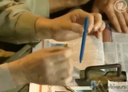 Саморобна «видавлівалка» зубної пасти (допоможе видавити абсолютно) Саморобна «видавлівалка» зубної пасти