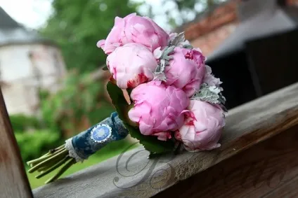Як зробити весільний букет з піонів своїми руками (Мастре-клас) Як зробити весільний букет з піонів своїми руками