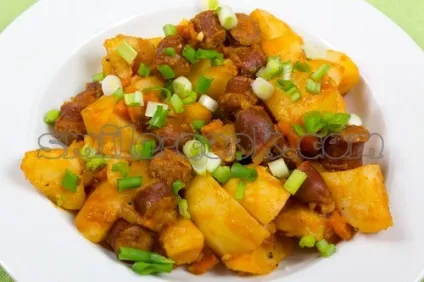 Картопля з мисливськими ковбасками в мультиварці - рецепт приготування картоплі з мисливськими