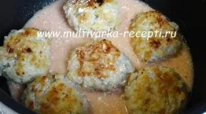 Картопля з ковбасою в мультиварці