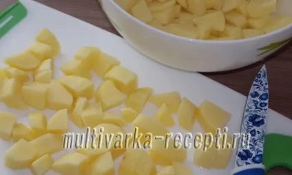 Картопля з ковбасою в мультиварці