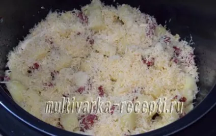 Картопля з ковбасою в мультиварці
