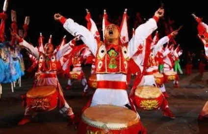 Китайський танець з віялами